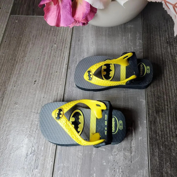 Havaianas Baby Heroes Yellow BATMAN Sandals Flip Flops Infact Size 17-18 4C NWOT - Picture 2 of 12